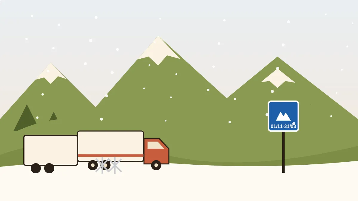 Camion avec semi-remorque sur une route de montagne enneigée entre les sapins, chaînes à neige posées sur les roues motrices, panneau d'entrée de zone d'équipements hivernaux
